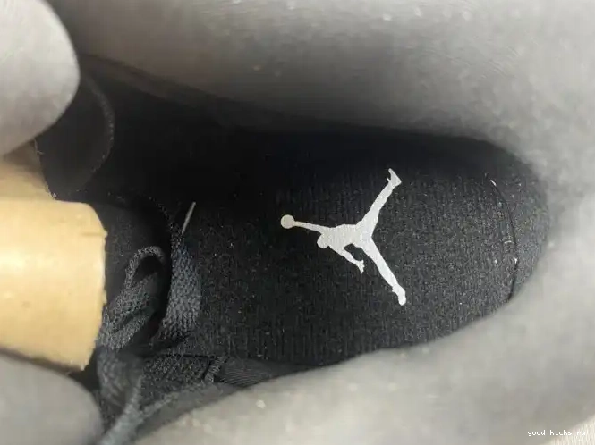 Monday Cyber 136064-020 3 (2016) Jordan Retro 0605